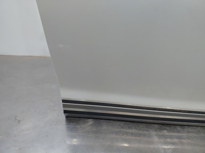 Recambio de puerta delantera derecha para hyundai kona hybrid referencia OEM IAM 76004J9020  