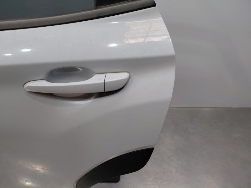 Recambio de puerta trasera izquierda para hyundai kona hybrid referencia OEM IAM 77003J9020  