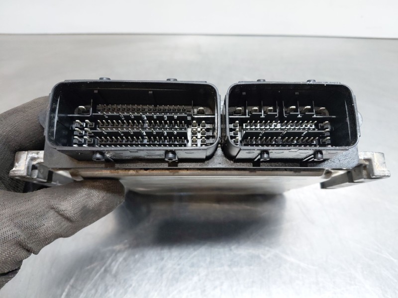 Recambio de centralita motor uce para peugeot partner kasten active referencia OEM IAM 9825318180  