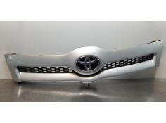Recambio de rejilla delantera para toyota corolla verso (r1) 1.8 luna referencia OEM IAM 531110F020