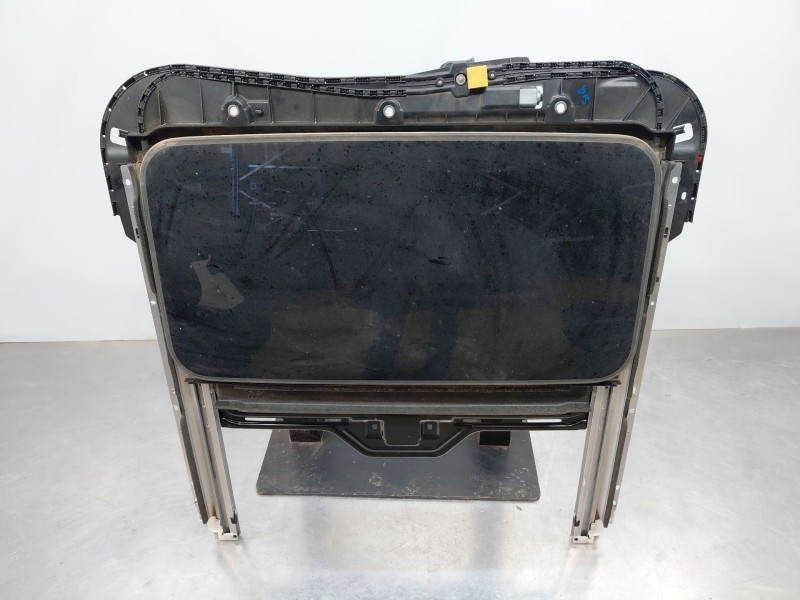 Recambio de techo electrico para hyundai kona hybrid referencia OEM IAM 67115J9050  