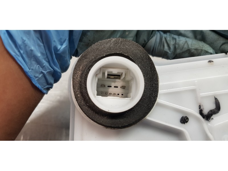 Recambio de cerradura puerta delantera izquierda para toyota corolla touring sports (e21) hybrid advance referencia OEM IAM 6904