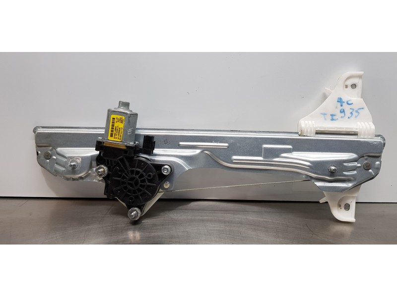 Recambio de elevalunas trasero izquierdo para hyundai kona klass 2wd referencia OEM IAM 83403J9000 82460J9000 