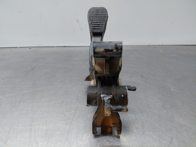 Recambio de pedal embrague para opel corsa e design referencia OEM IAM   