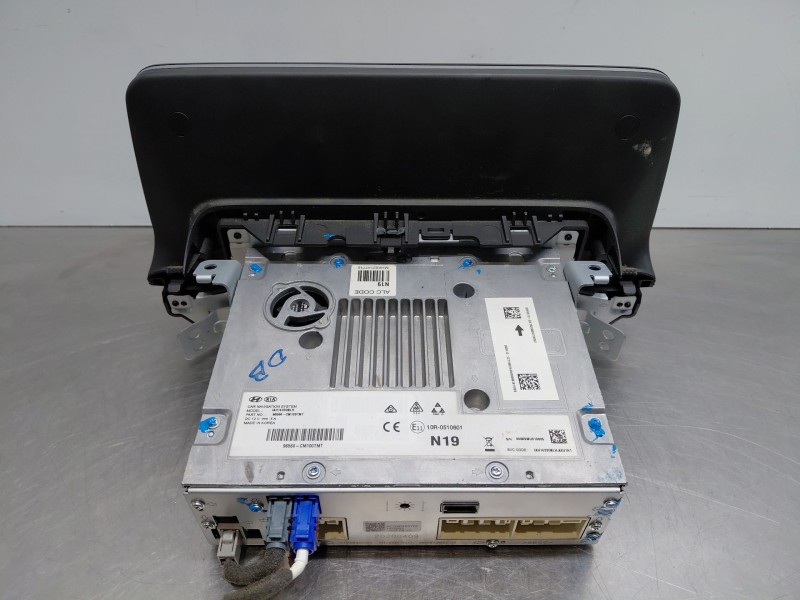 Recambio de pantalla multifuncion para hyundai kona hybrid referencia OEM IAM   