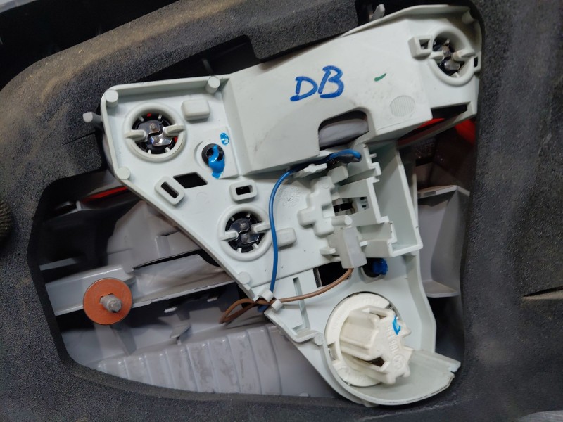 Recambio de piloto trasero izquierdo para bmw serie 3 cabrio (e93) essence referencia OEM IAM   