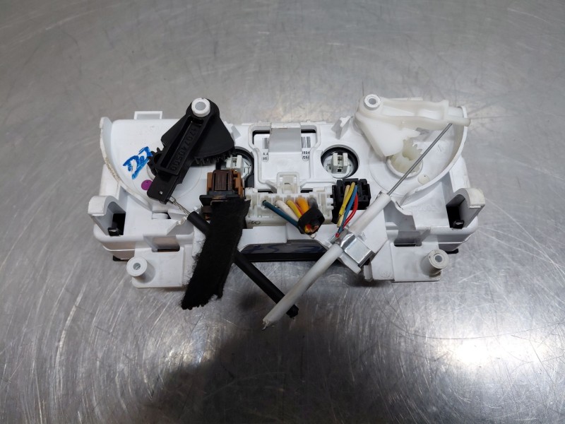 Recambio de mando calefaccion / aire acondicionado para peugeot partner kasten active referencia OEM IAM   