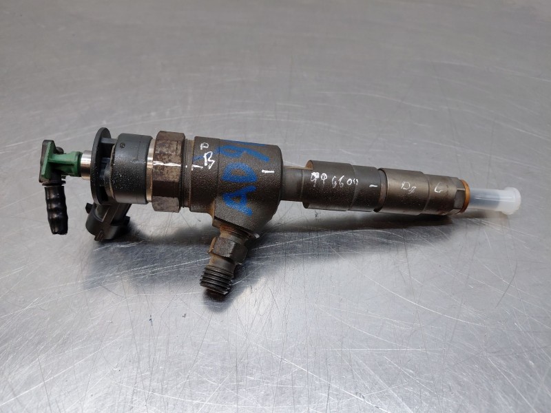 Recambio de inyector para peugeot partner kasten active referencia OEM IAM   