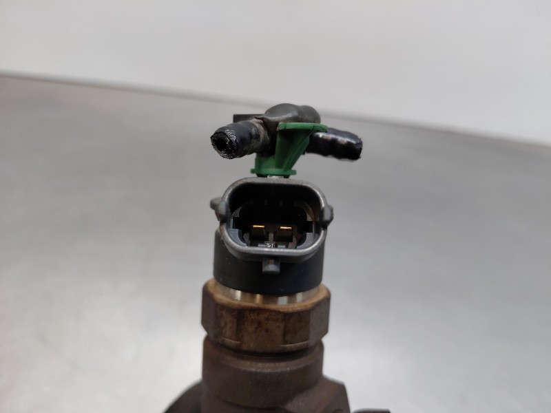 Recambio de inyector para peugeot partner kasten active referencia OEM IAM   