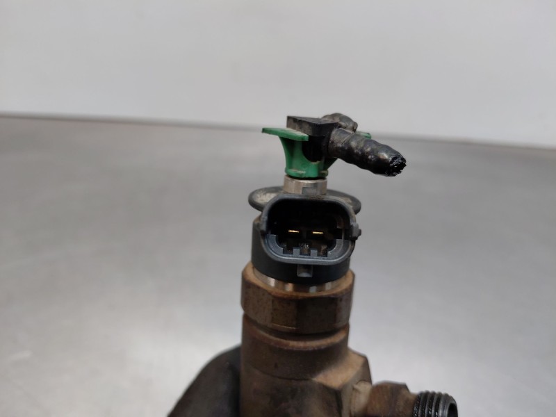 Recambio de inyector para peugeot partner kasten active referencia OEM IAM   