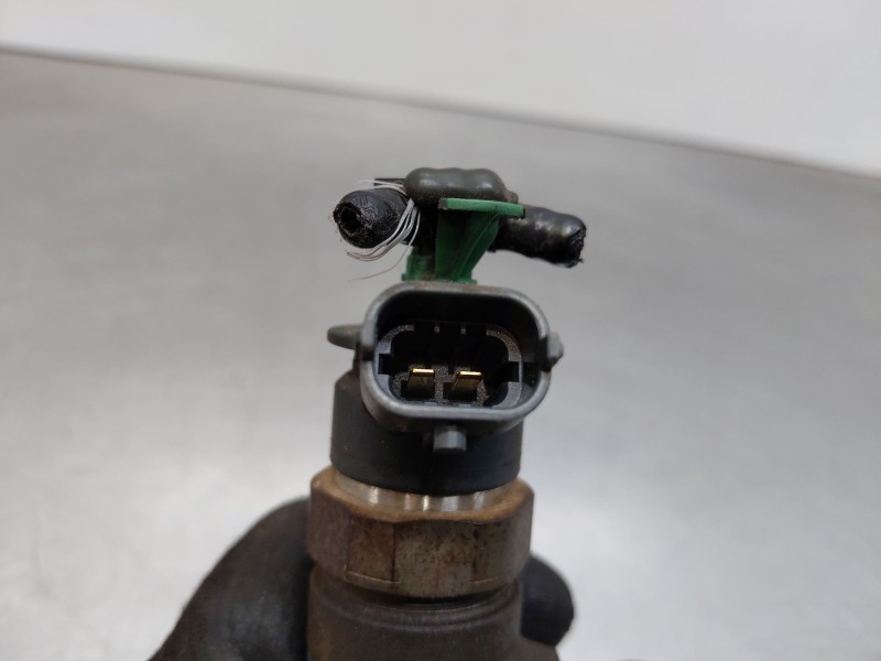 Recambio de inyector para peugeot partner kasten active referencia OEM IAM   