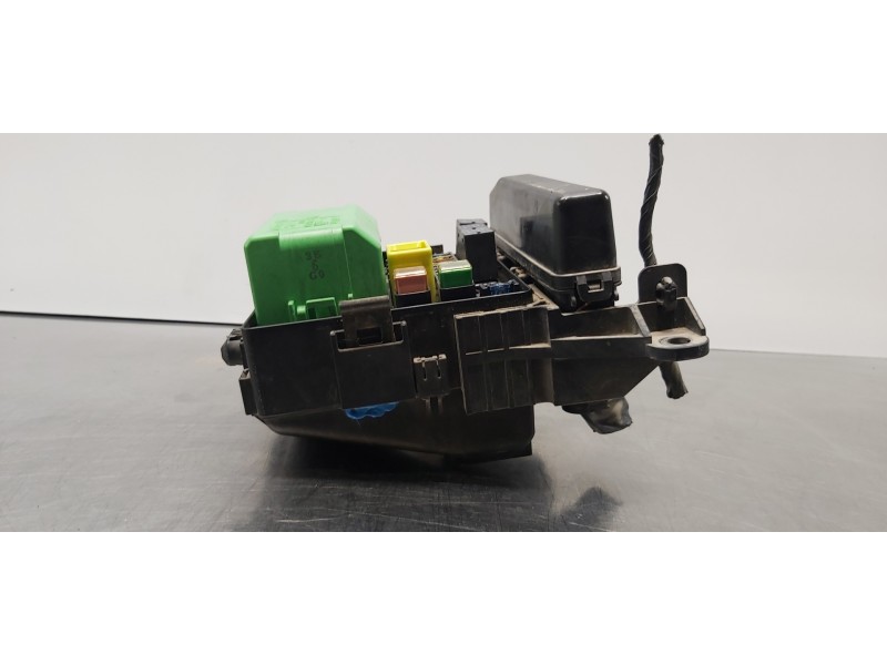 Recambio de caja reles / fusibles para mitsubishi outlander (cu0w) 2.0 4wd referencia OEM IAM    Recambio de caja reles / fusibles para mitsubishi outlander (cu0w) 2.0 4wd referencia OEM IAM