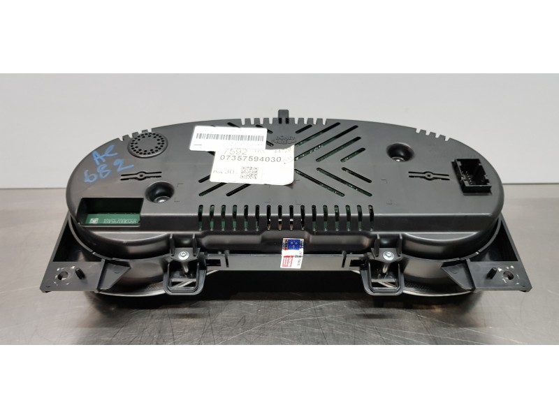 Recambio de cuadro instrumentos para jeep renegade limited 4x2 referencia OEM IAM 735759403  