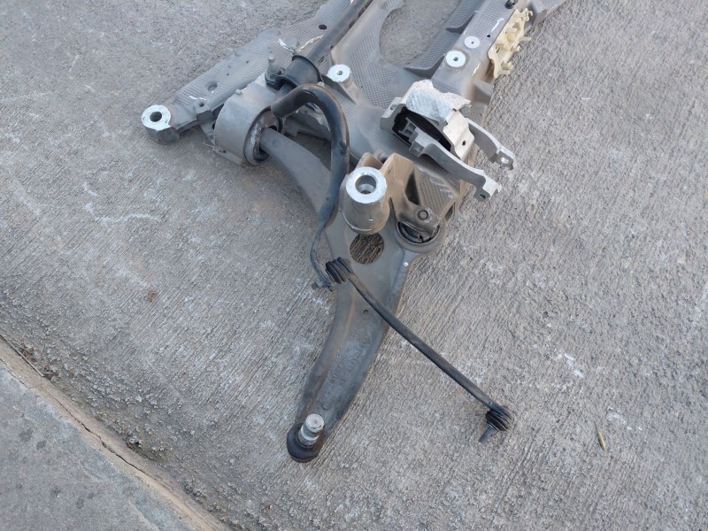 Recambio de puente delantero para land rover range rover evoque (l551) 2.0 d150 referencia OEM IAM LR157865  