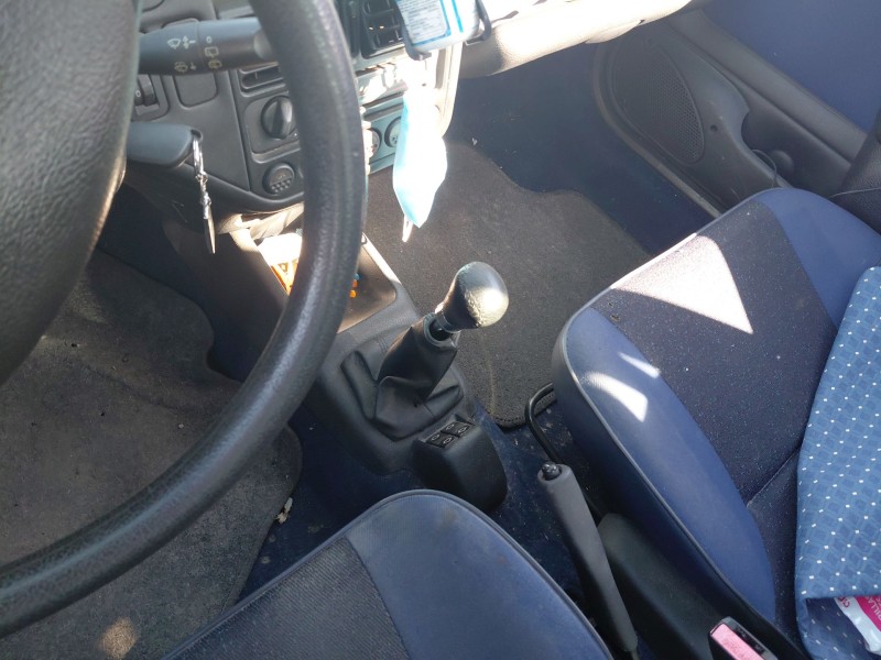 peugeot 106 ii (1a_, 1c_) del año 2000