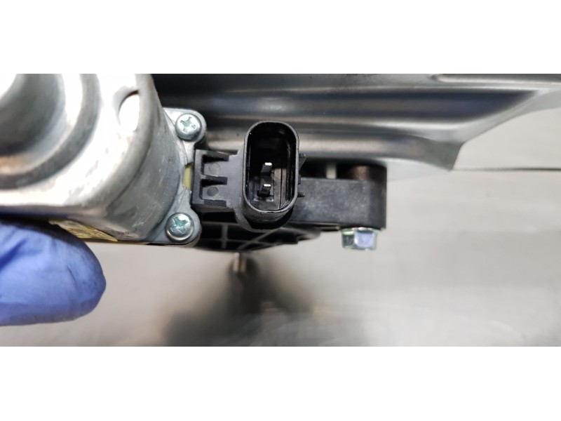 Recambio de elevalunas trasero izquierdo para hyundai kona klass 2wd referencia OEM IAM 83403J9000 82460J9000 