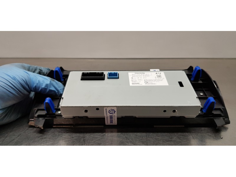 Recambio de pantalla multifuncion para lexus is 300h referencia OEM IAM 8611053101 4622008480  Recambio de pantalla multifuncion para lexus is 300h referencia OEM IAM 8611053101 4622008480