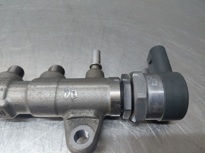 Recambio de rampa inyectora para bmw serie x1 (f48) sdrive18d referencia OEM IAM   