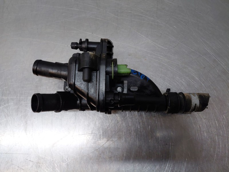 Recambio de termostato para peugeot 208 bluehdi referencia OEM IAM 9850364680  