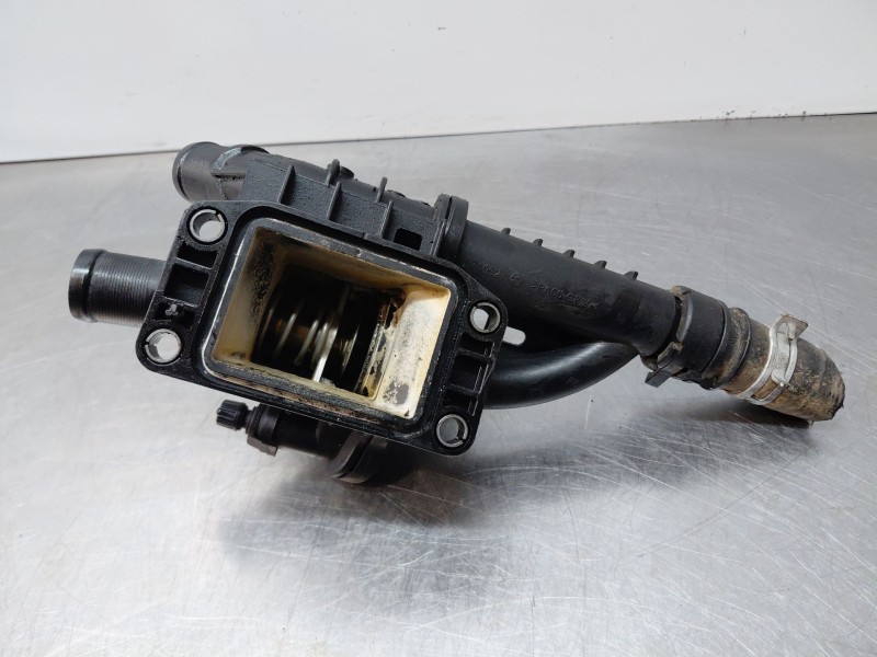 Recambio de termostato para peugeot 208 bluehdi referencia OEM IAM 9850364680  