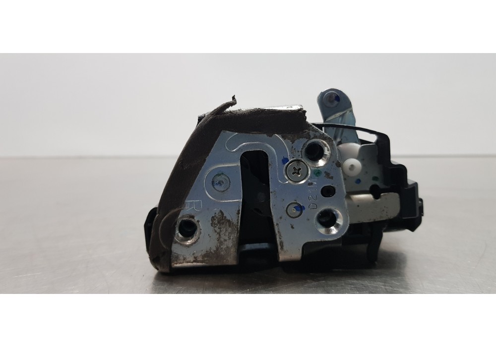 Recambio de cerradura puerta trasera derecha para toyota corolla touring sports (e21) hybrid advance referencia OEM IAM 69050025