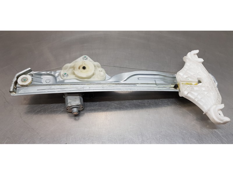 Recambio de elevalunas trasero izquierdo para hyundai kona klass 2wd referencia OEM IAM 83403J9000 82460J9000 