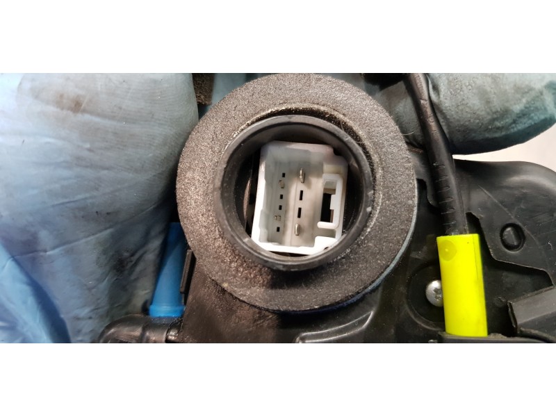 Recambio de cerradura puerta trasera derecha para toyota corolla touring sports (e21) hybrid advance referencia OEM IAM 69050025