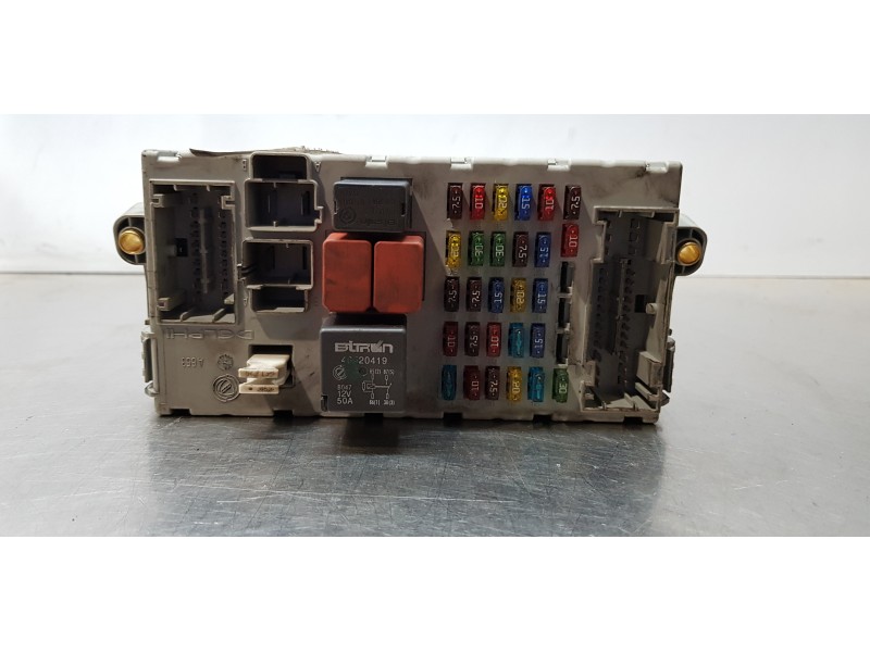 Recambio de caja reles / fusibles para fiat punto berlina (188) 1.2 16v sporting referencia OEM IAM 46774358   Recambio de caja reles / fusibles para fiat punto berlina (188) 1.2 16v sporting referencia OEM IAM 46774358