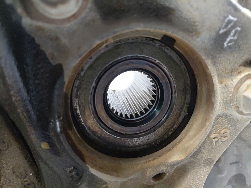 Recambio de mangueta delantera derecha para hyundai kona hybrid referencia OEM IAM 51716J9000  