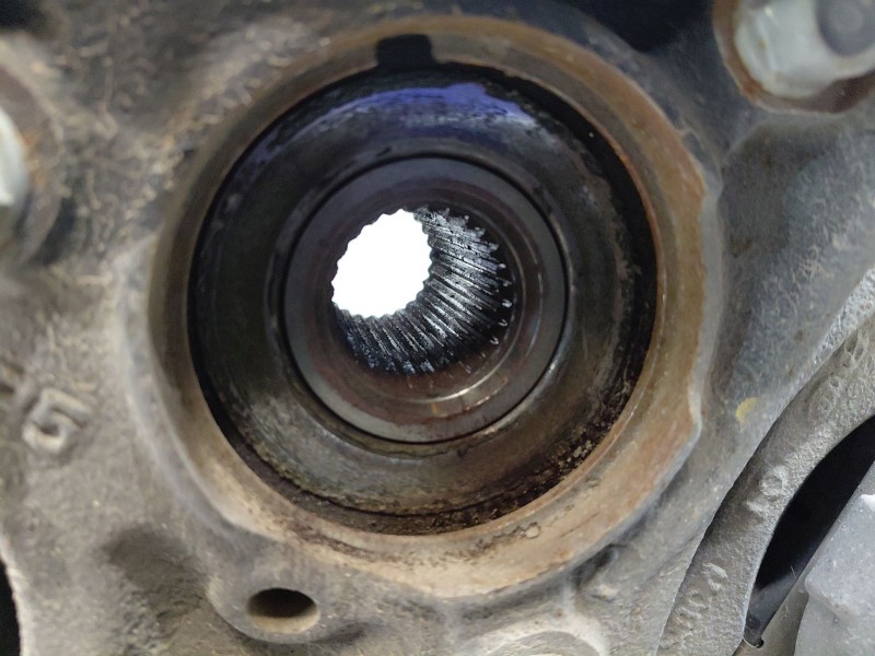 Recambio de mangueta delantera izquierda para hyundai kona hybrid referencia OEM IAM 51715J9000  