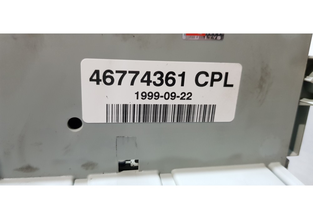 Recambio de caja reles / fusibles para fiat punto berlina (188) 1.2 16v sporting referencia OEM IAM 46774358   Recambio de caja reles / fusibles para fiat punto berlina (188) 1.2 16v sporting referencia OEM IAM 46774358
