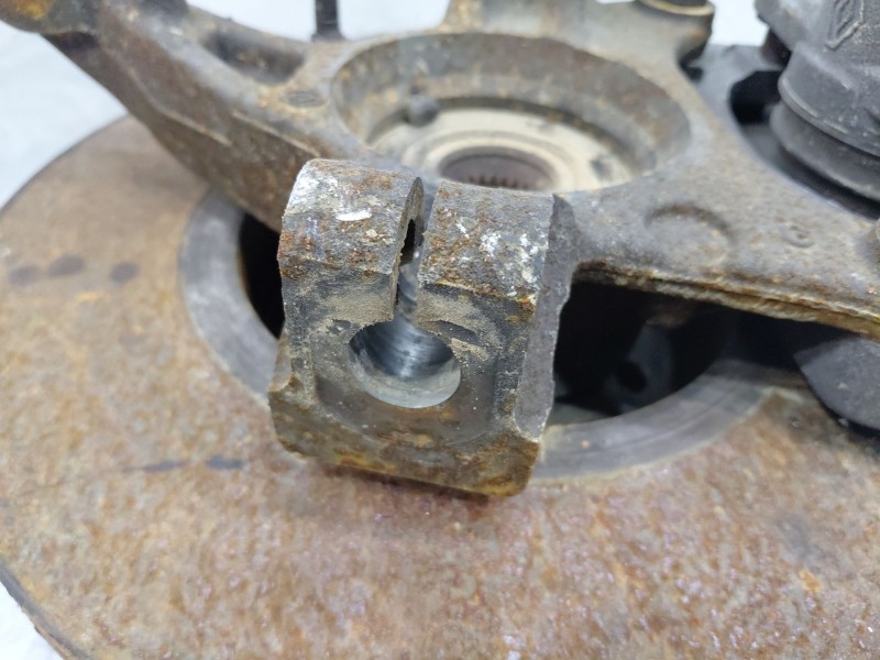 Recambio de mangueta delantera izquierda para dacia dokker express ambiance referencia OEM IAM   