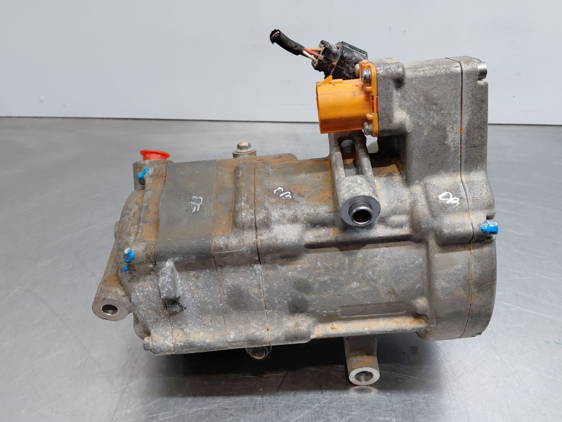 Recambio de compresor aire acondicionado para hyundai kona hybrid referencia OEM IAM 97701CM000  