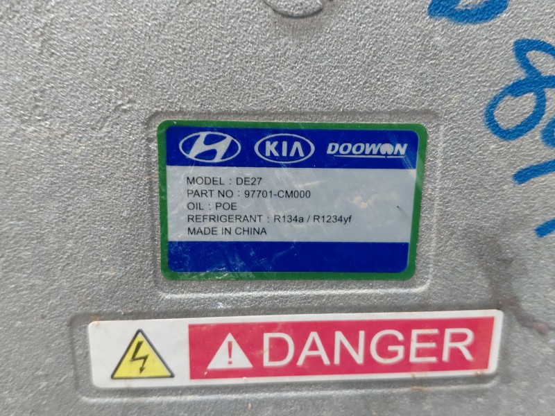 Recambio de compresor aire acondicionado para hyundai kona hybrid referencia OEM IAM 97701CM000  