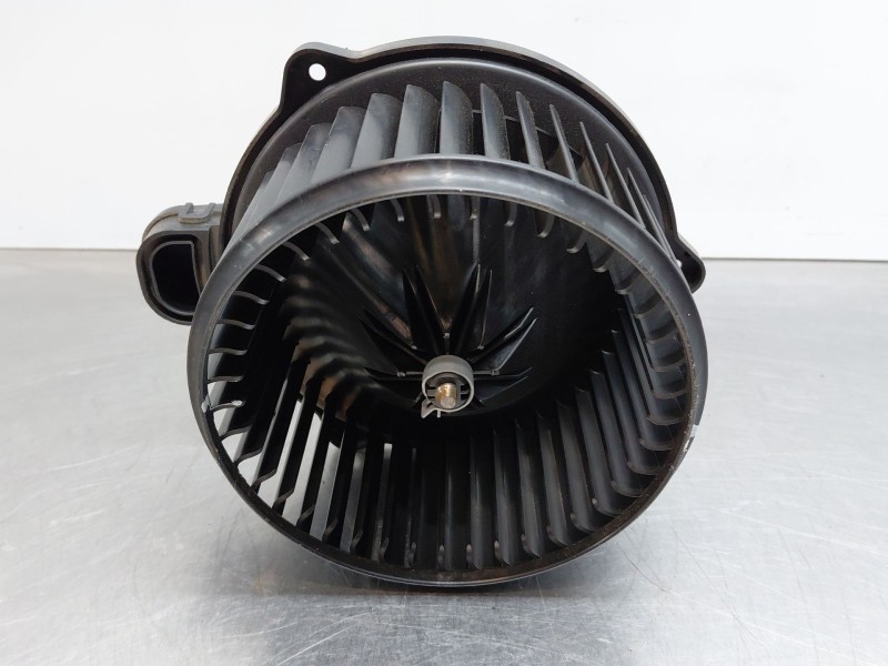 Recambio de motor calefaccion para hyundai kona hybrid referencia OEM IAM 97113J3000  