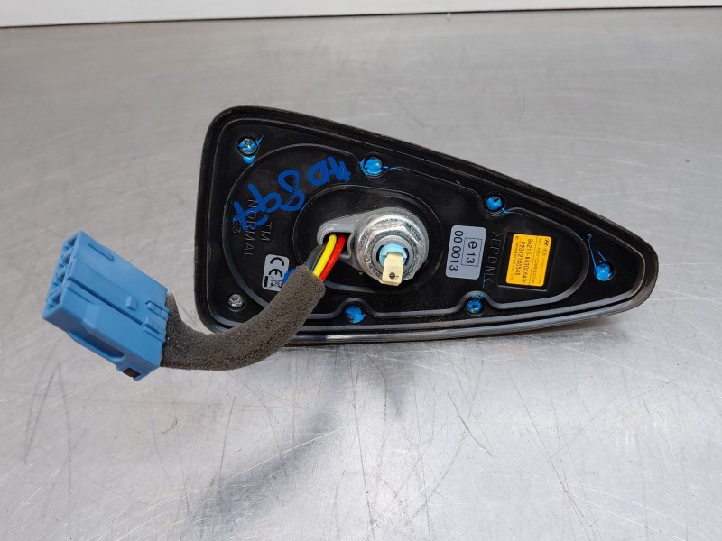 Recambio de antena para hyundai kona hybrid referencia OEM IAM 96210K4300SAW  