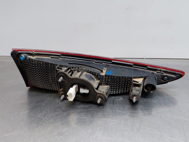 Recambio de piloto trasero derecho interior para hyundai kona hybrid referencia OEM IAM 92404J9500  