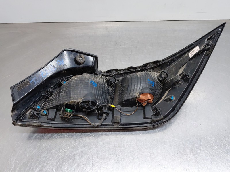 Recambio de piloto trasero izquierdo paragolpes para hyundai kona hybrid referencia OEM IAM 92405J9510  