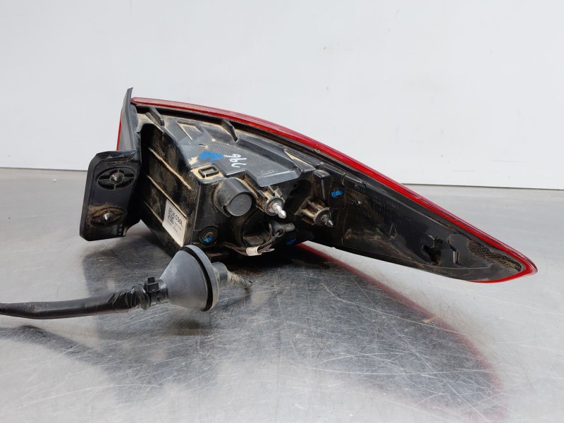 Recambio de piloto trasero izquierdo para hyundai kona hybrid referencia OEM IAM 92401J9500  