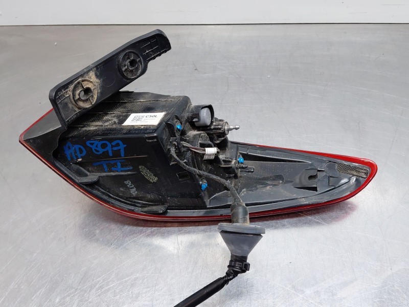 Recambio de piloto trasero izquierdo para hyundai kona hybrid referencia OEM IAM 92401J9500  