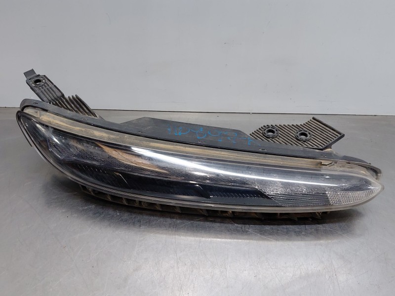 Recambio de piloto delantero derecho para hyundai kona hybrid referencia OEM IAM 92208J9500  