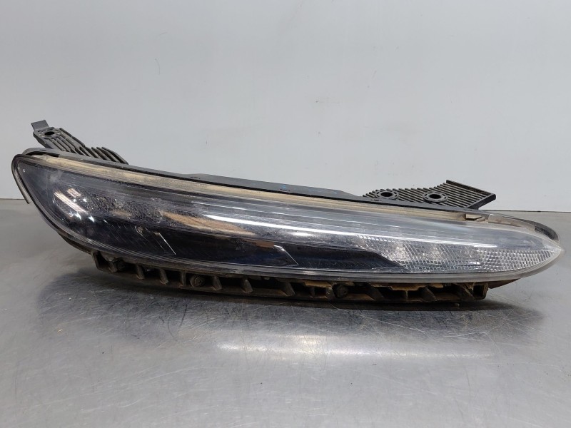 Recambio de piloto delantero derecho para hyundai kona hybrid referencia OEM IAM 92208J9500  