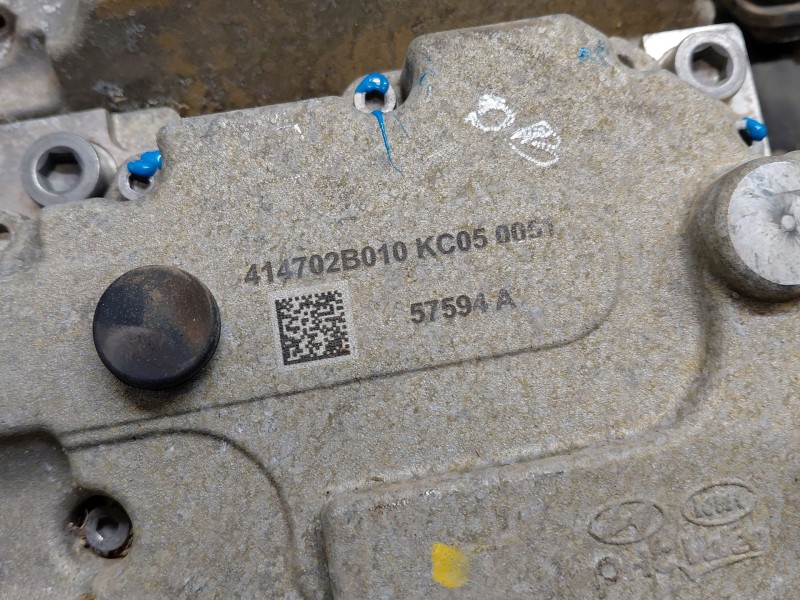 Recambio de bomba embrague para hyundai kona hybrid referencia OEM IAM 414702B010  