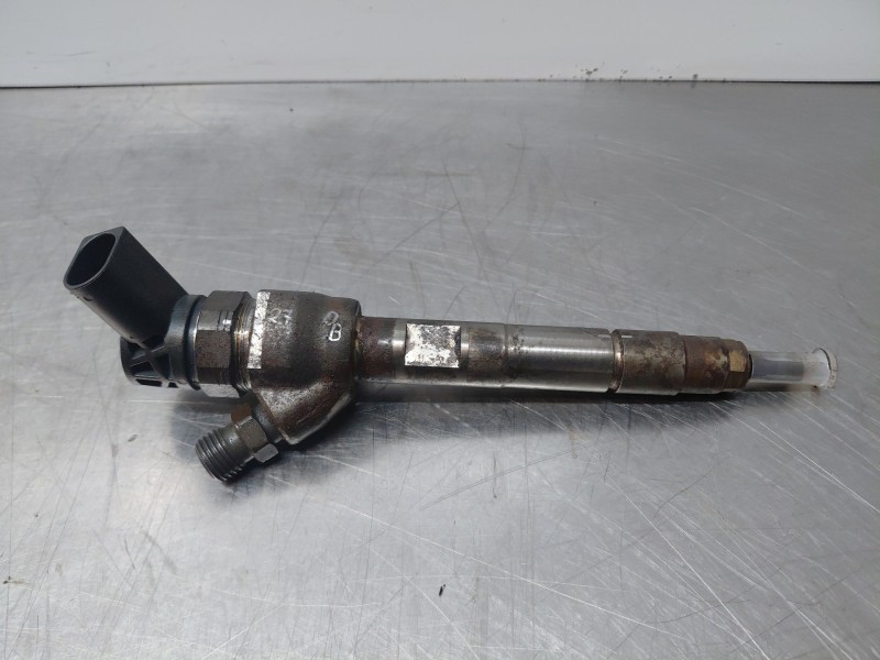 Recambio de inyector para bmw serie x1 (f48) sdrive18d referencia OEM IAM 13538514146 0445110613 