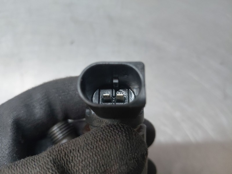 Recambio de inyector para bmw serie x1 (f48) sdrive18d referencia OEM IAM 13538514146 0445110613 