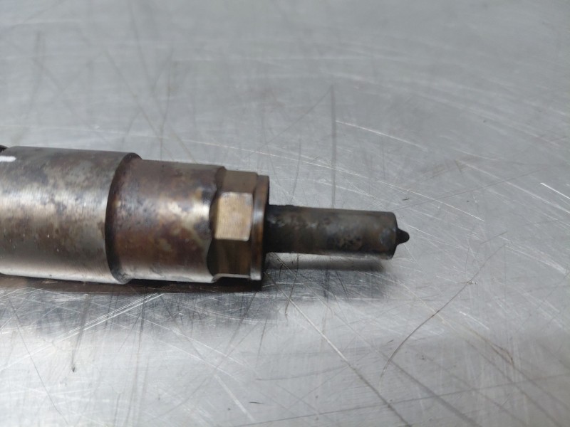 Recambio de inyector para bmw serie x1 (f48) sdrive18d referencia OEM IAM 13538514146 0445110613 