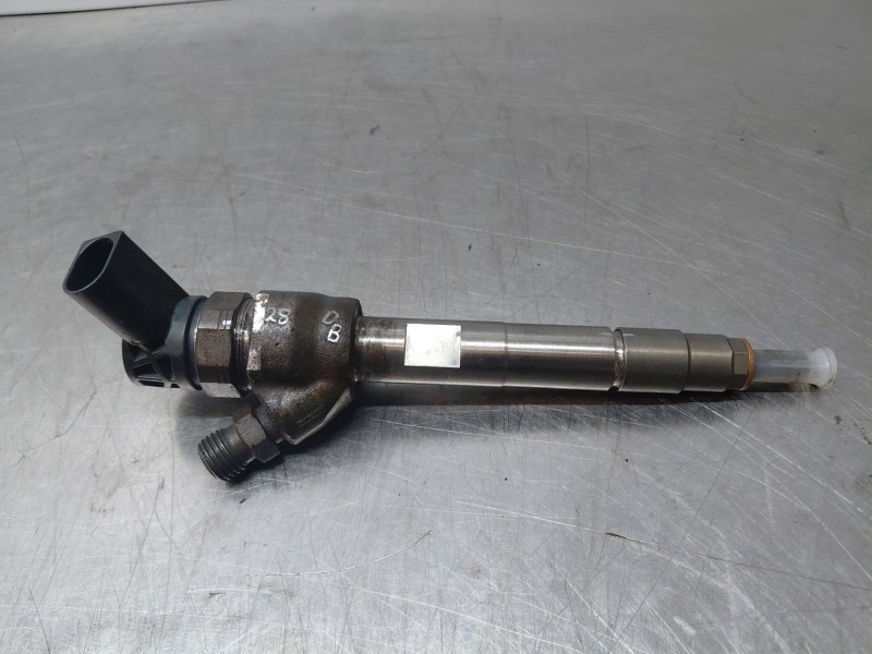 Recambio de inyector para bmw serie x1 (f48) sdrive18d referencia OEM IAM 13538514146 0445110613 