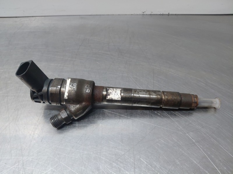 Recambio de inyector para bmw serie x1 (f48) sdrive18d referencia OEM IAM 13538514146 0445110613 