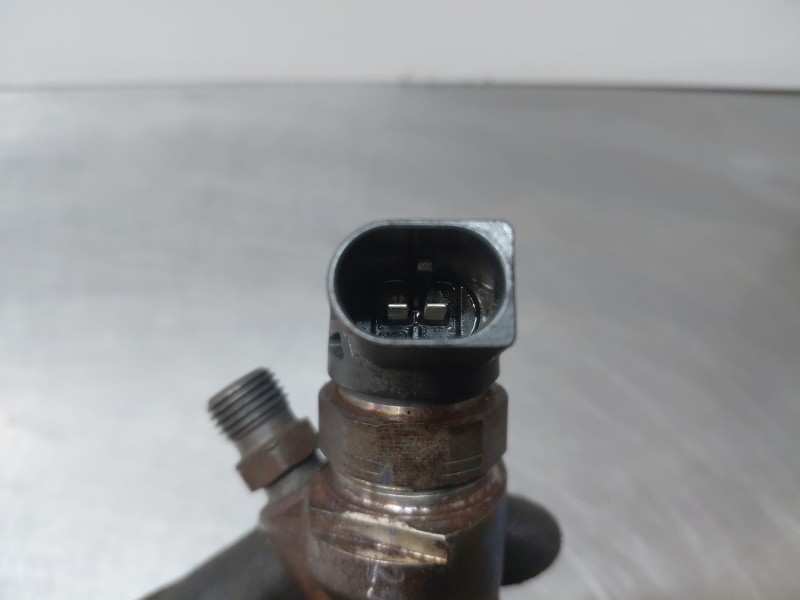 Recambio de inyector para bmw serie x1 (f48) sdrive18d referencia OEM IAM 13538514146 0445110613 