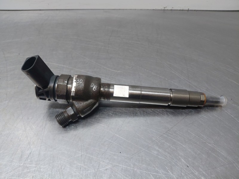 Recambio de inyector para bmw serie x1 (f48) sdrive18d referencia OEM IAM 13538514146 0445110613 